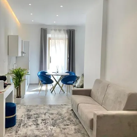 Apartment International House *