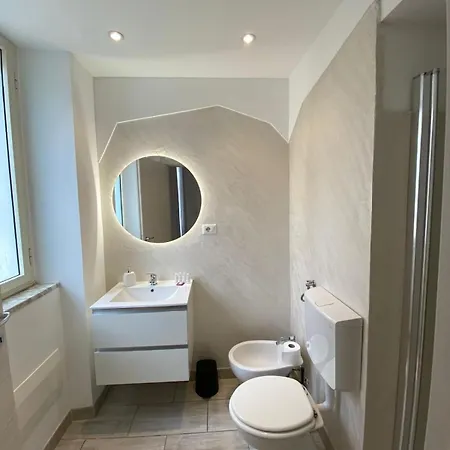 International House Apartment *