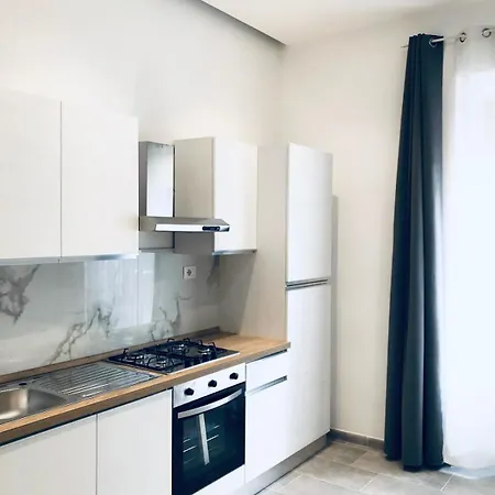 Apartment International House *